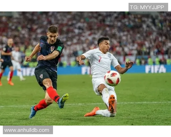 重庆足球队的拼搏之路：从艰辛起步到辉煌成就的真实记录